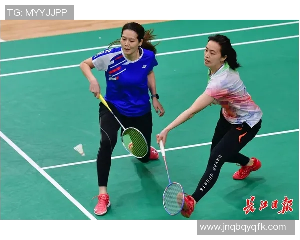 广州羽毛球队与西安羽毛球队赛后复盘分析意识与战术的较量与启示